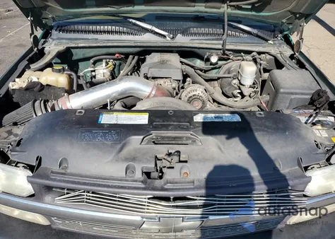 1999 Chevrolet Silverado K1500 z USA, uszkodzony, nr VIN 1GCEK19V5XZ184667